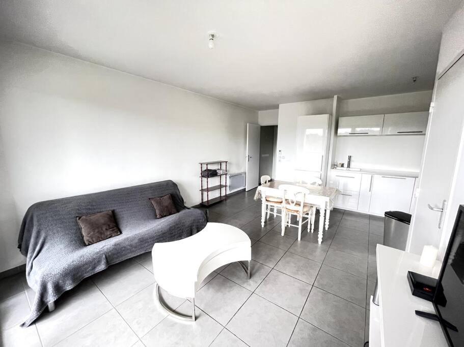 Appartamento Spacieux T2 + Parking A 5 Min D'Aix Aix-en-Provence Esterno foto