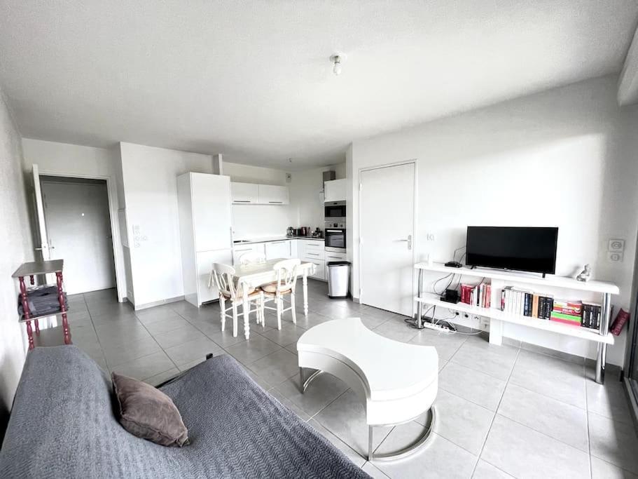 Appartamento Spacieux T2 + Parking A 5 Min D'Aix Aix-en-Provence Esterno foto